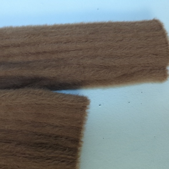 Babaton Ulmann Sweater - Picture 7 of 11